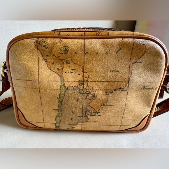 Vintage Alviero Maritini 1’ Classe Geo Classic Camera Crossbody Bag - Picture 3 of 13